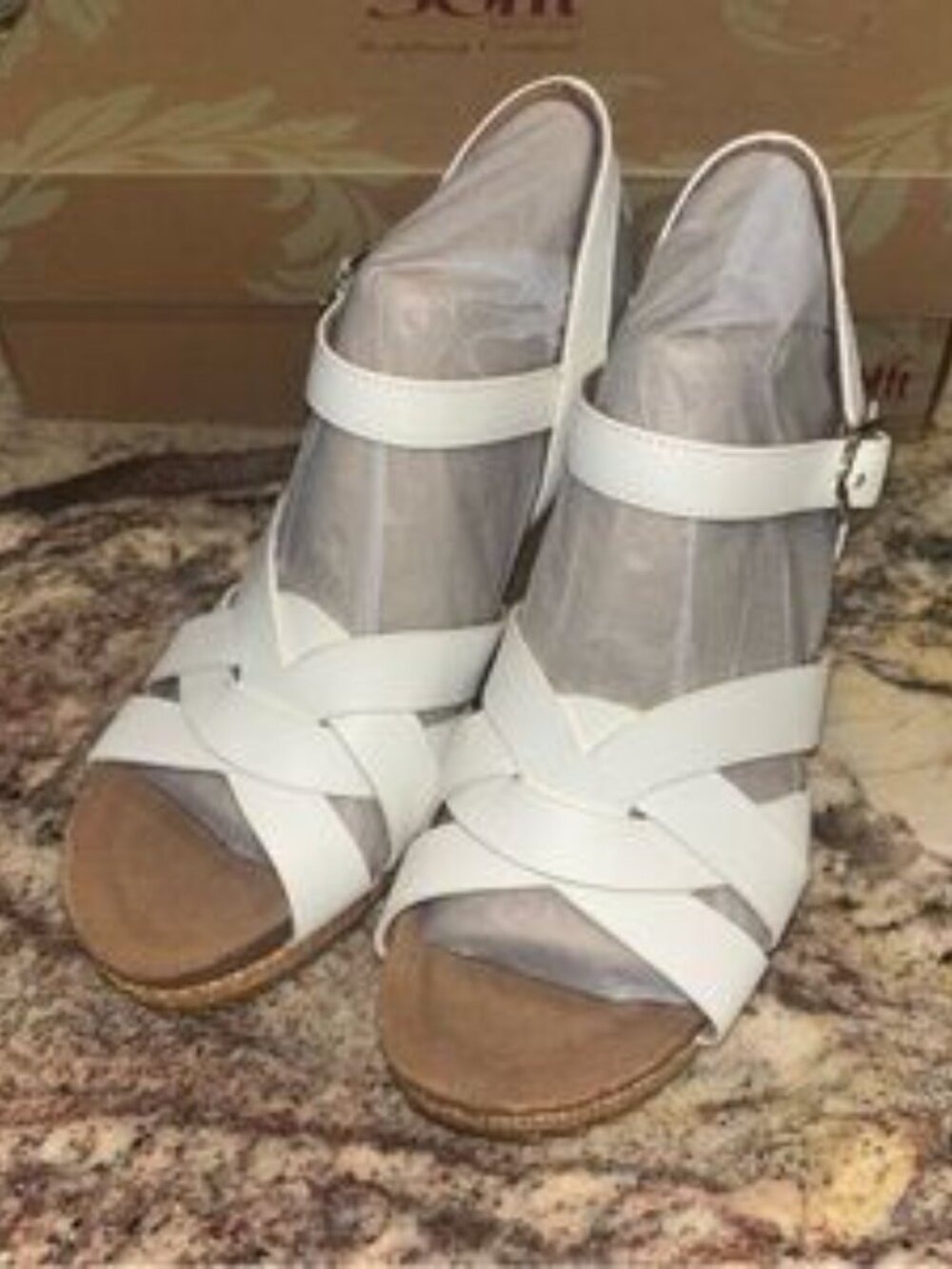 Sofft Women's White Wedge Sandals NIB - Picture 5 of 11